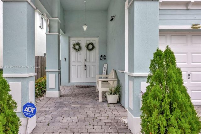 216 NE 36th Ter, Homestead, FL 33033