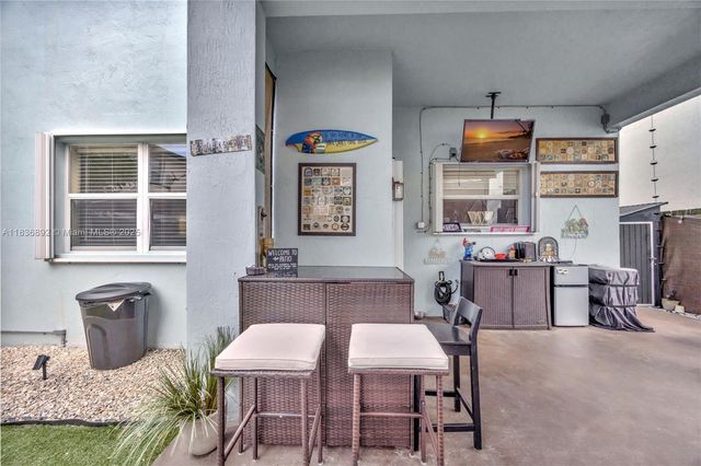 216 NE 36th Ter, Homestead, FL 33033