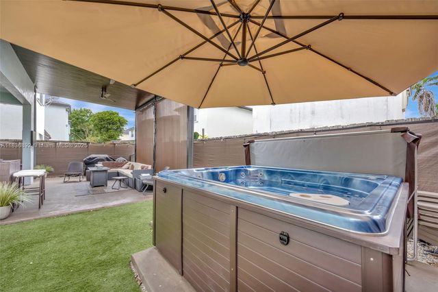 216 NE 36th Ter, Homestead, FL 33033