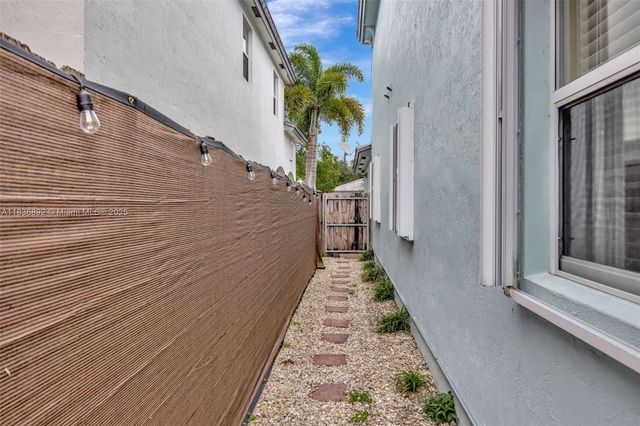 216 NE 36th Ter, Homestead, FL 33033