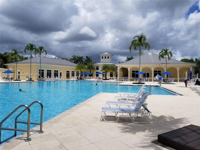 216 NE 36th Ter, Homestead, FL 33033