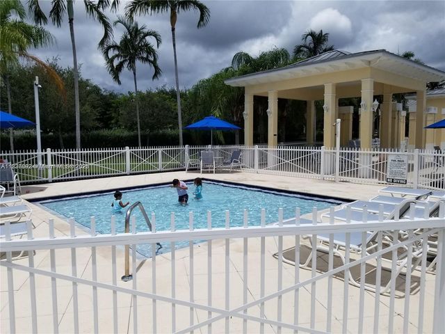216 NE 36th Ter, Homestead, FL 33033