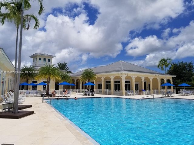 216 NE 36th Ter, Homestead, FL 33033