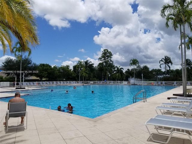 216 NE 36th Ter, Homestead, FL 33033