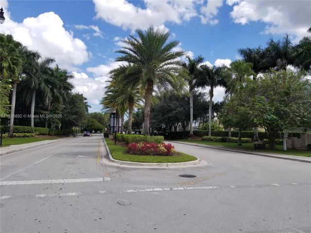 216 NE 36th Ter, Homestead, FL 33033