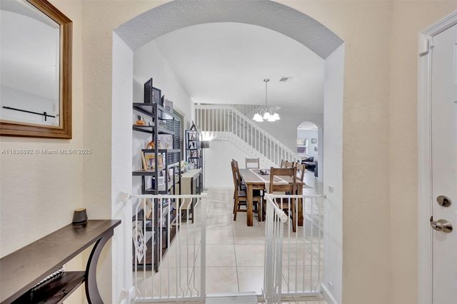 216 NE 36th Ter, Homestead, FL 33033