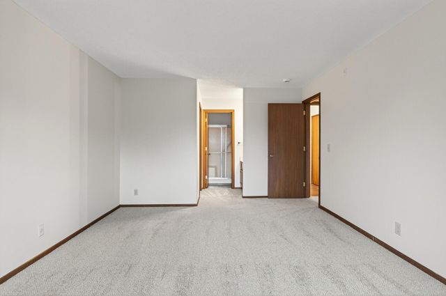 10441 Greenbrier Road 222, Hopkins, MN 55305