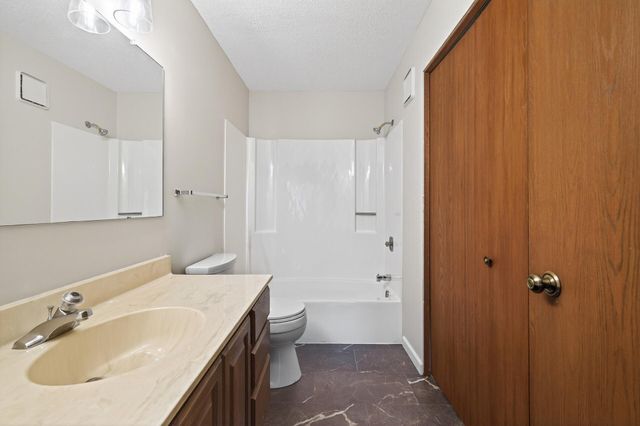 10441 Greenbrier Road 222, Hopkins, MN 55305