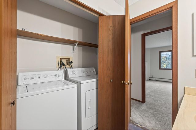 10441 Greenbrier Road 222, Hopkins, MN 55305