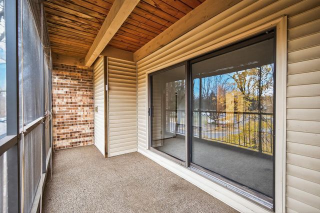 10441 Greenbrier Road 222, Hopkins, MN 55305