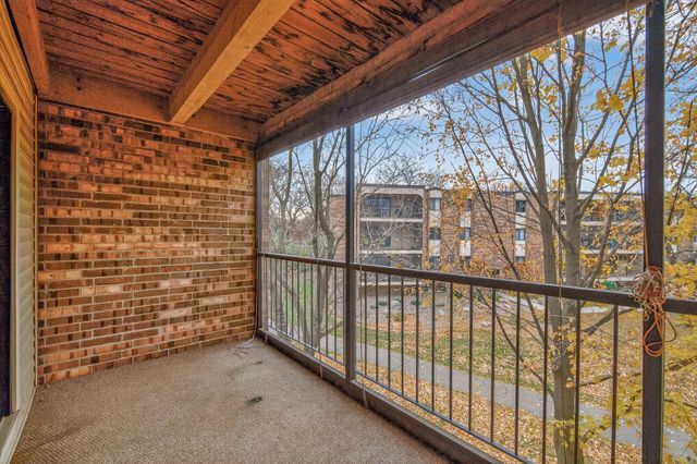 10441 Greenbrier Road 222, Hopkins, MN 55305