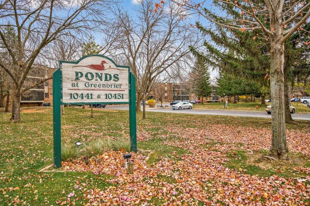 10441 Greenbrier Road 222, Hopkins, MN 55305