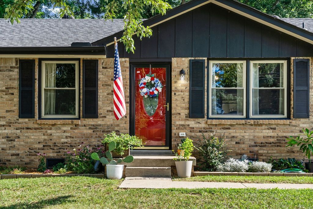 2188 Blakemore Dr, Clarksville, TN 37040
