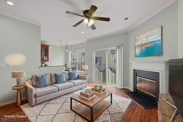 13 Reins Ct, Franklin Twp., NJ 08873
