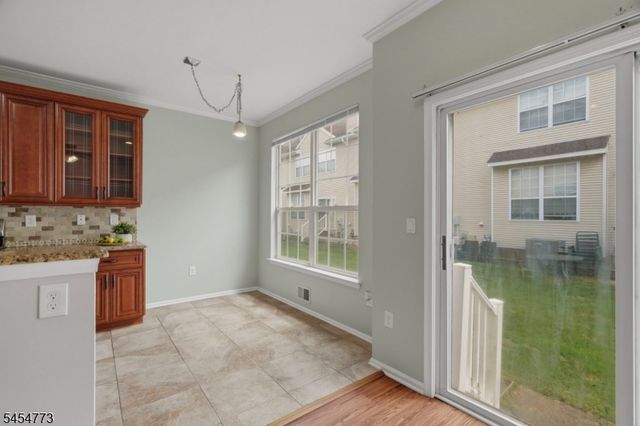 13 Reins Ct, Franklin Twp., NJ 08873