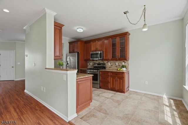 13 Reins Ct, Franklin Twp., NJ 08873