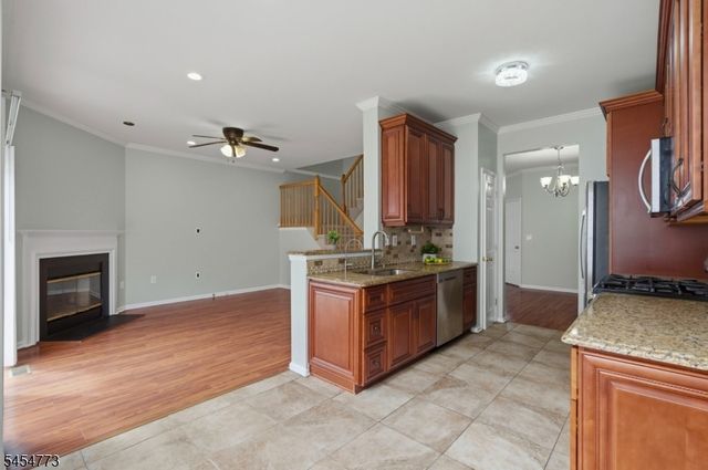 13 Reins Ct, Franklin Twp., NJ 08873