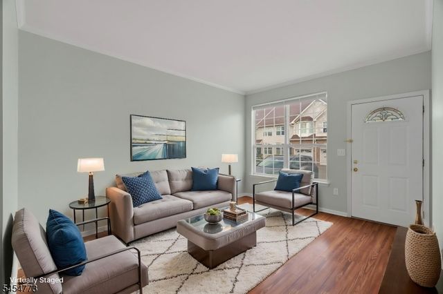 13 Reins Ct, Franklin Twp., NJ 08873