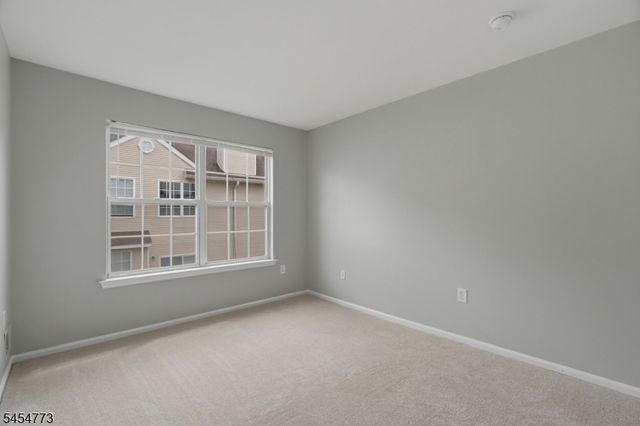 13 Reins Ct, Franklin Twp., NJ 08873
