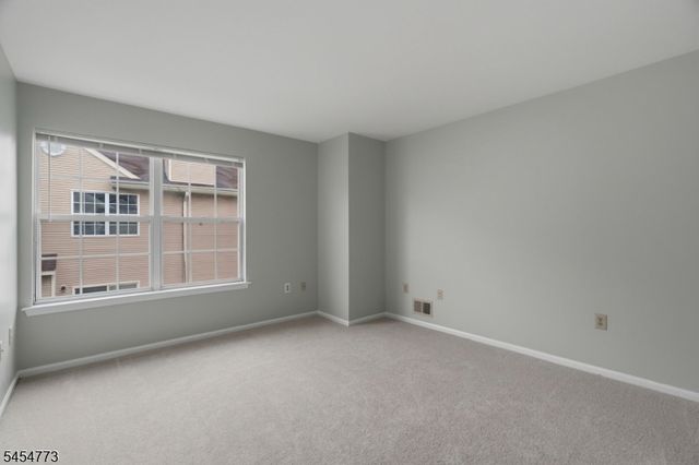 13 Reins Ct, Franklin Twp., NJ 08873