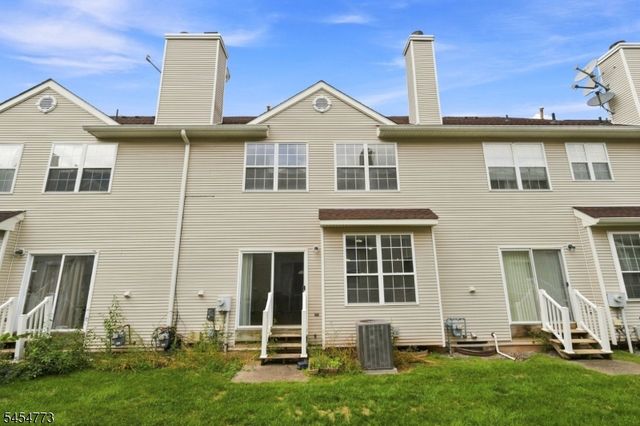 13 Reins Ct, Franklin Twp., NJ 08873