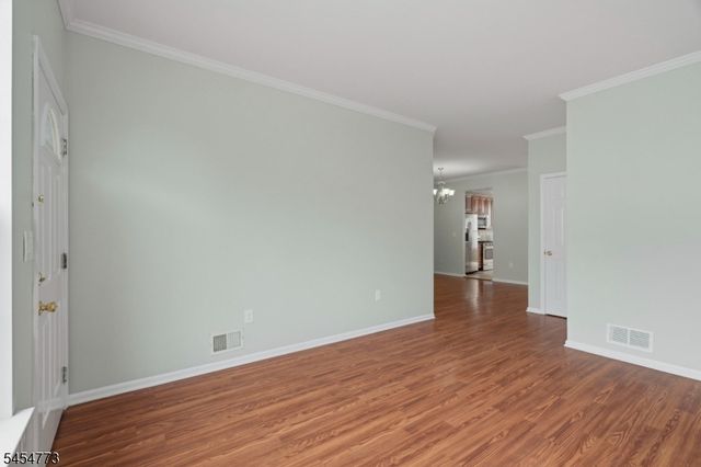 13 Reins Ct, Franklin Twp., NJ 08873