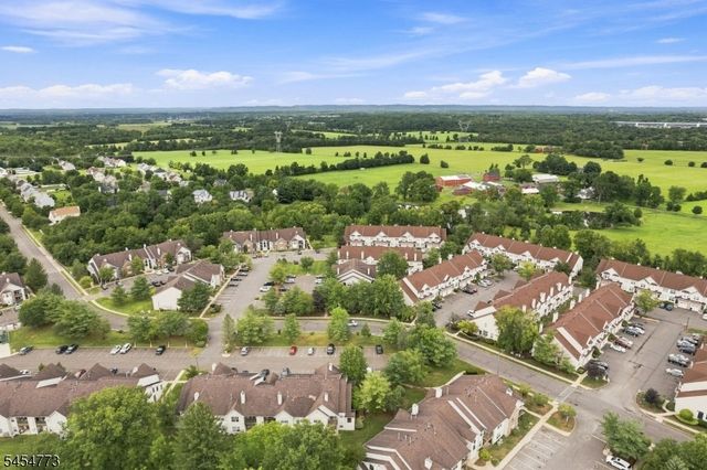 13 Reins Ct, Franklin Twp., NJ 08873