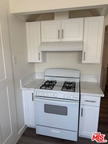 1406 2nd Avenue, Los Angeles, CA 90019