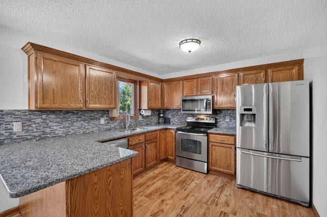 5008 Wistful Vista Drive, West Des Moines, IA 50265