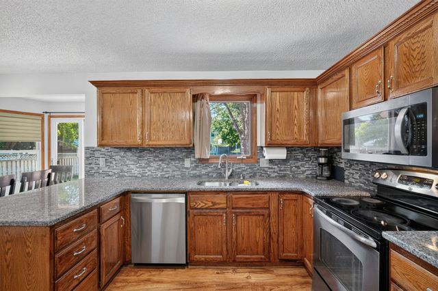 5008 Wistful Vista Drive, West Des Moines, IA 50265