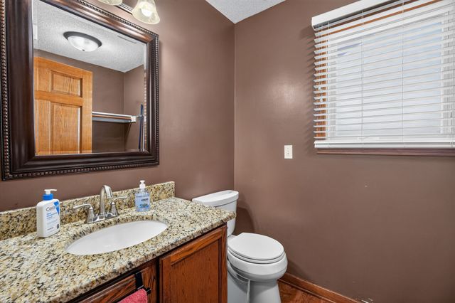 5008 Wistful Vista Drive, West Des Moines, IA 50265