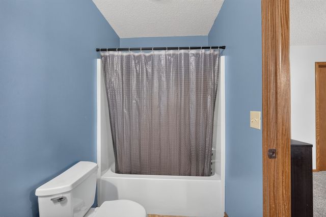 5008 Wistful Vista Drive, West Des Moines, IA 50265
