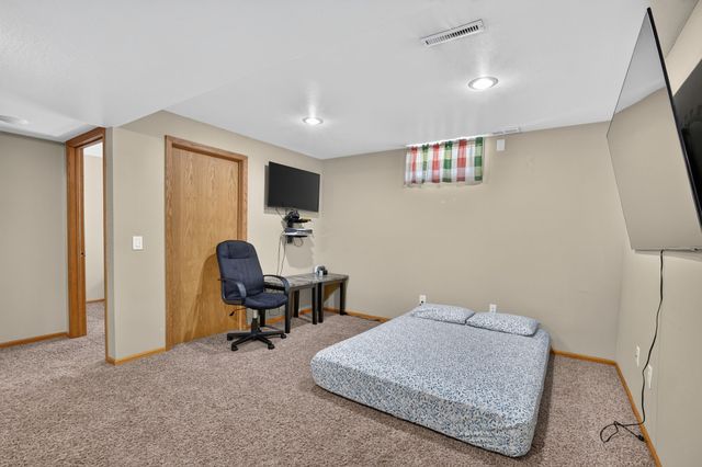 5008 Wistful Vista Drive, West Des Moines, IA 50265