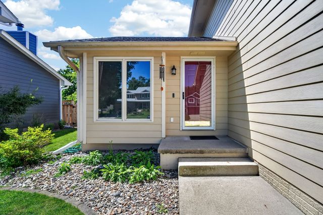 5008 Wistful Vista Drive, West Des Moines, IA 50265