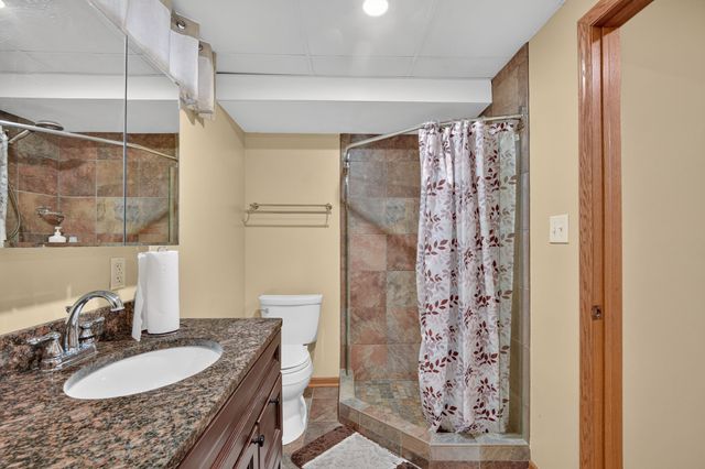 5008 Wistful Vista Drive, West Des Moines, IA 50265