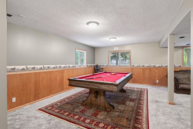 2048 17th Avenue E, North Saint Paul, MN 55109
