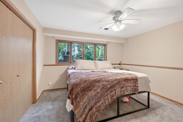 2048 17th Avenue E, North Saint Paul, MN 55109
