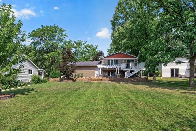 2048 17th Avenue E, North Saint Paul, MN 55109