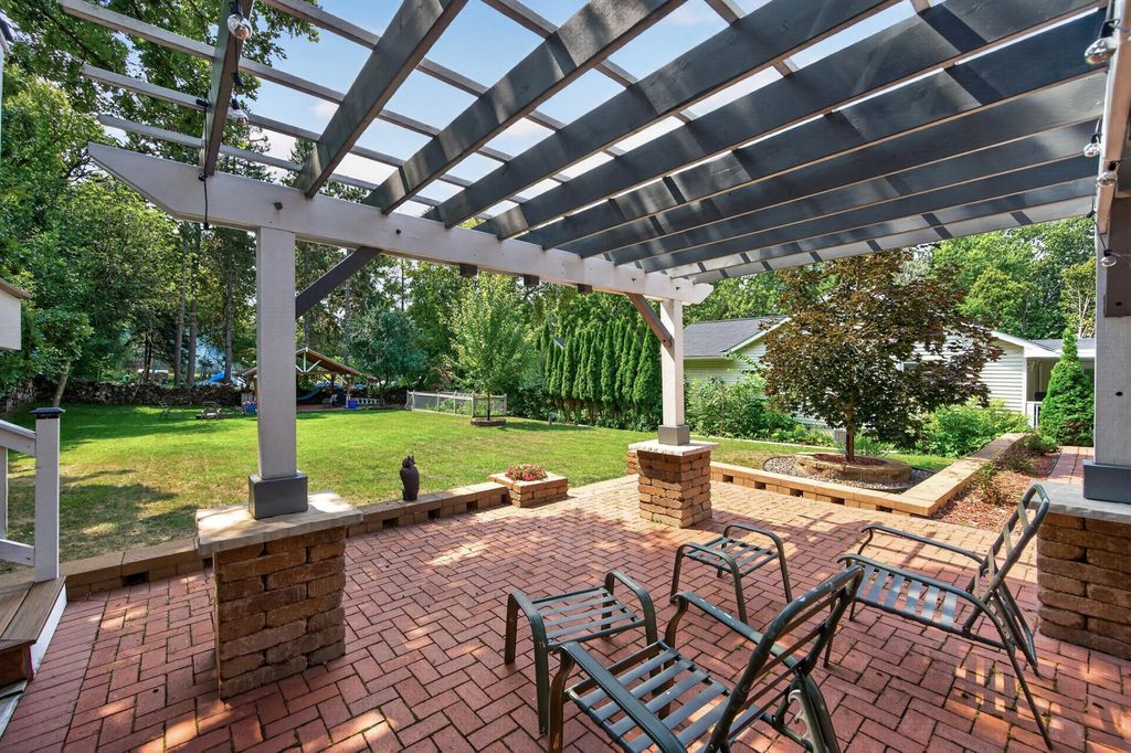 2048 17th Avenue E, North Saint Paul, MN 55109 — photo 3