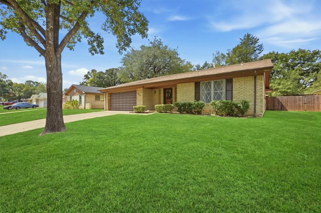 2403 Caprice Avenue, Denison, TX 75020