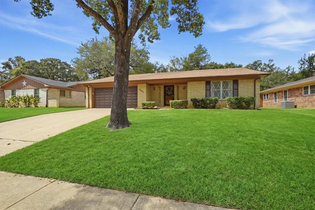 2403 Caprice Avenue, Denison, TX 75020