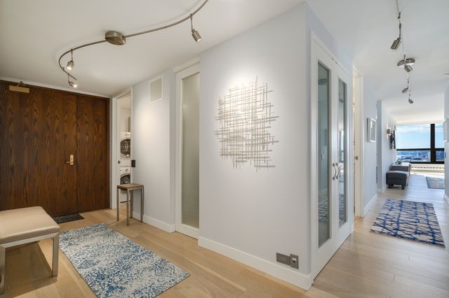 360 E RANDOLPH Street 4203, Chicago, IL 60601