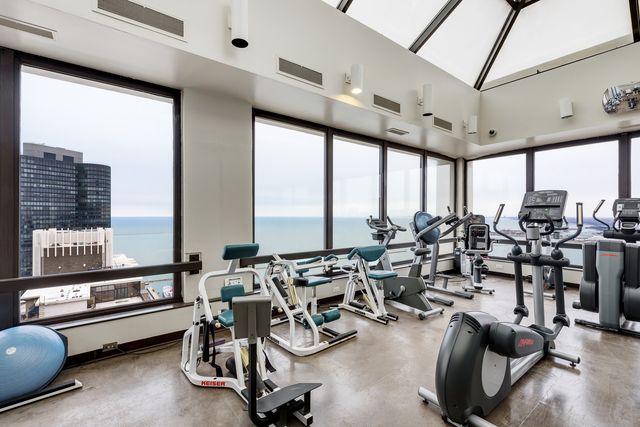 360 E RANDOLPH Street 4203, Chicago, IL 60601