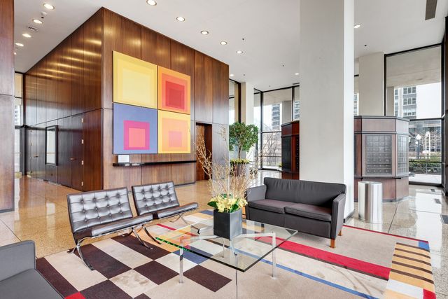 360 E RANDOLPH Street 4203, Chicago, IL 60601