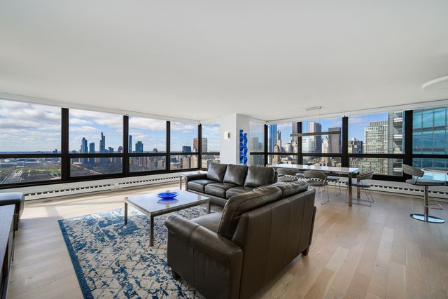 360 E RANDOLPH Street 4203, Chicago, IL 60601