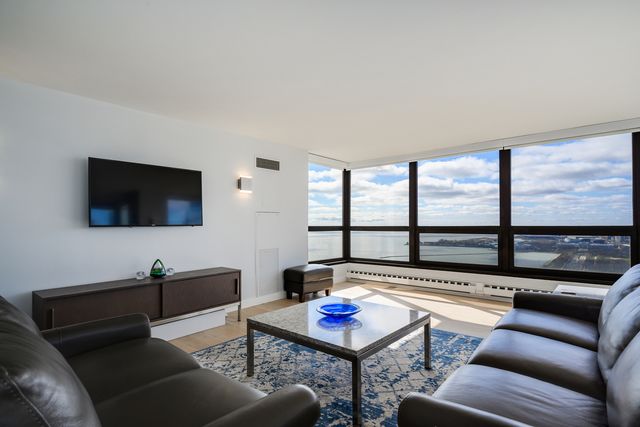 360 E RANDOLPH Street 4203, Chicago, IL 60601