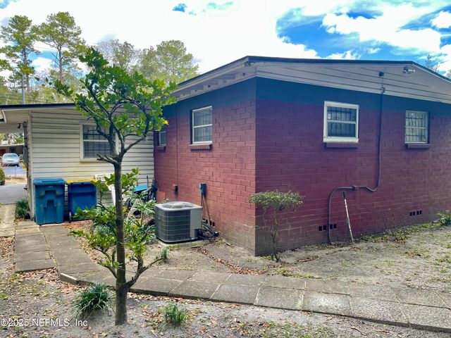 5932 FLORADALE Drive, Jacksonville, FL 32209