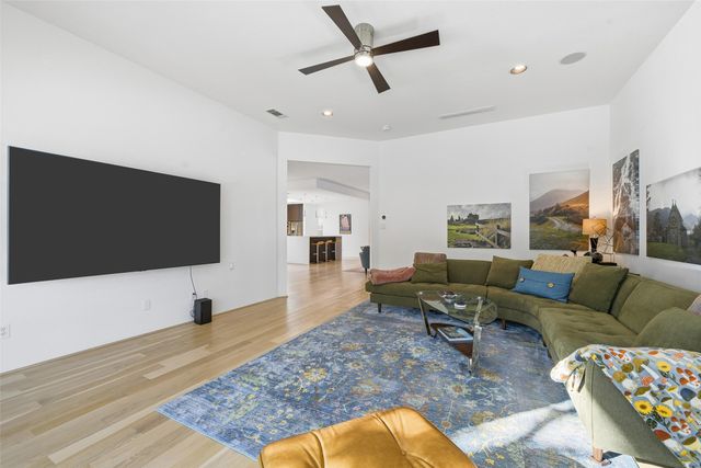 1901 Crockett Circle, Irving, TX 75038