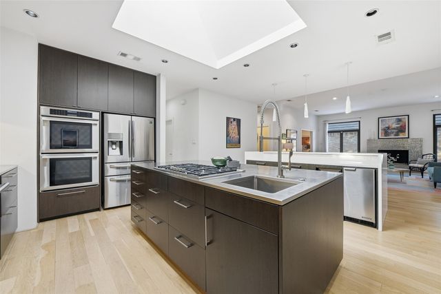 1901 Crockett Circle, Irving, TX 75038