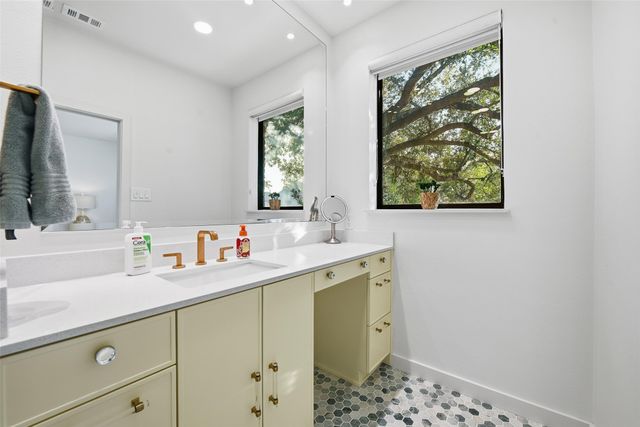 1901 Crockett Circle, Irving, TX 75038